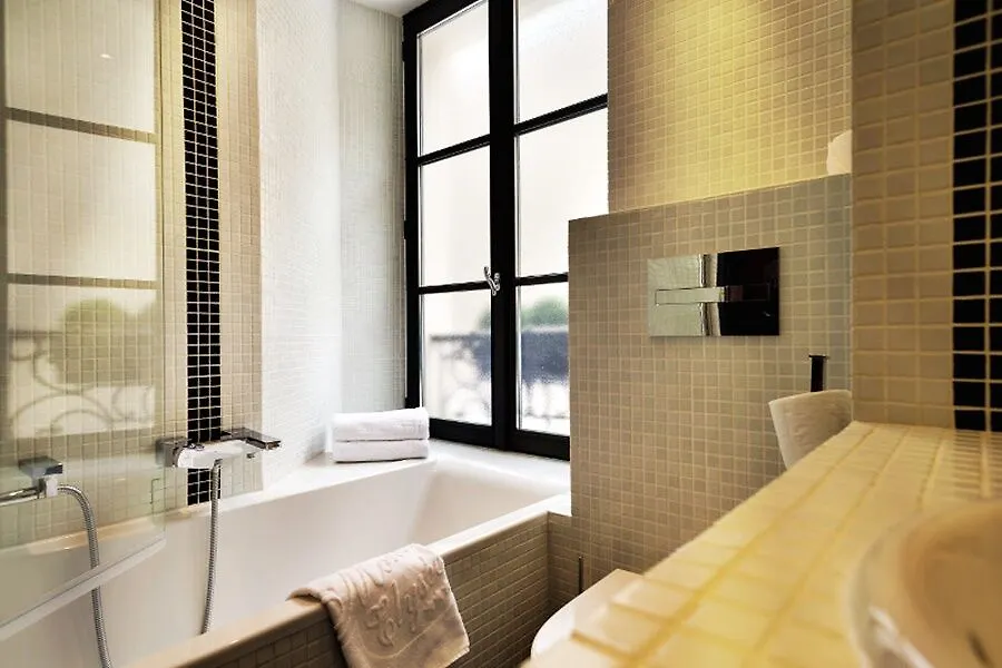 Monceau Elysees 3*