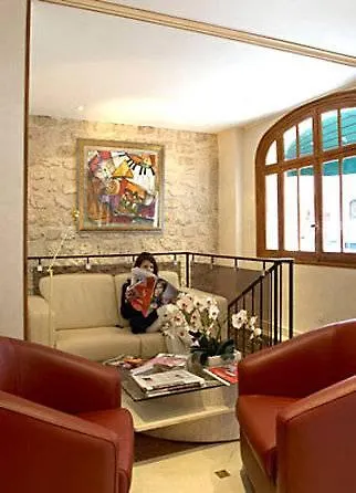 فندق مونسو الشانزيليزيه 3*