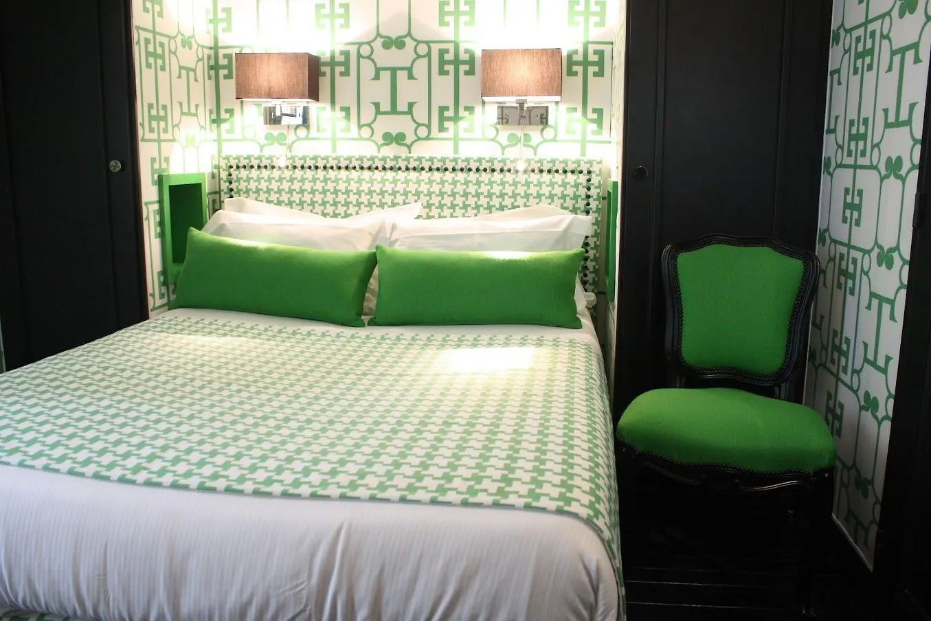 Hotel Monceau Elysees 3*