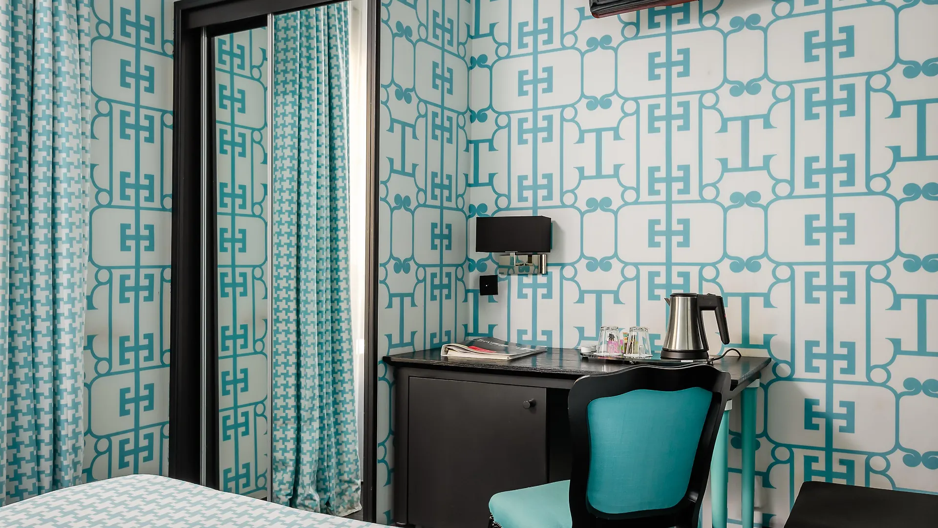Hotel Monceau Elysees 3*