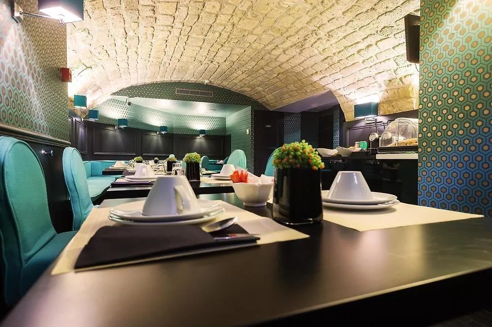 Monceau Elysees 3*