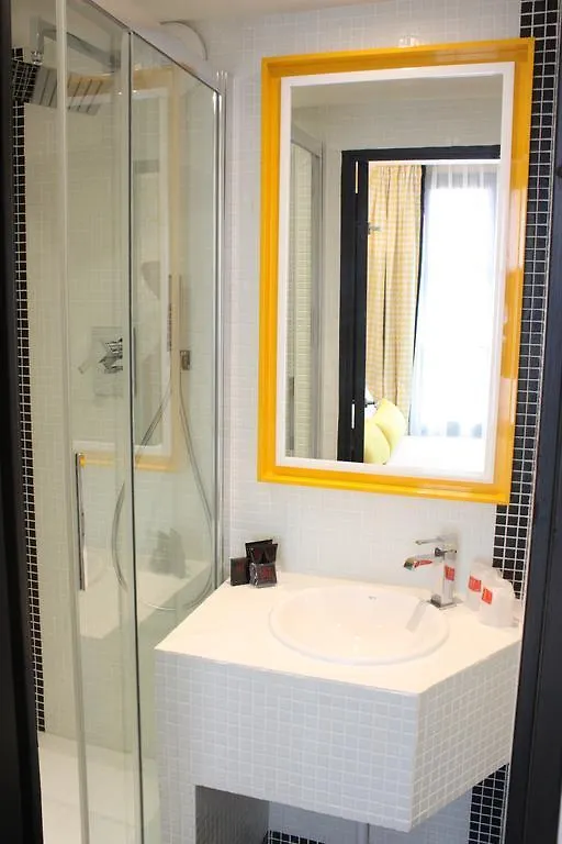 Monceau Elysees Hotel